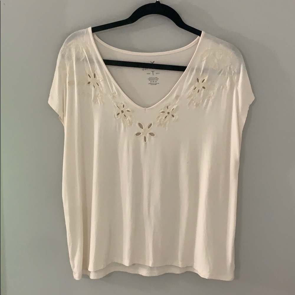 White/Cream T shirt